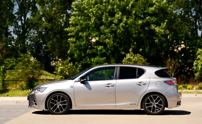 Lexus CT cena 64900 przebieg: 30500, rok produkcji 2016 z Białystok małe 596